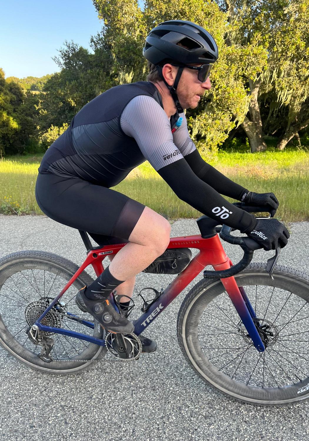 veloToze HydroVest with HydraPak DSL 2L Reservoir