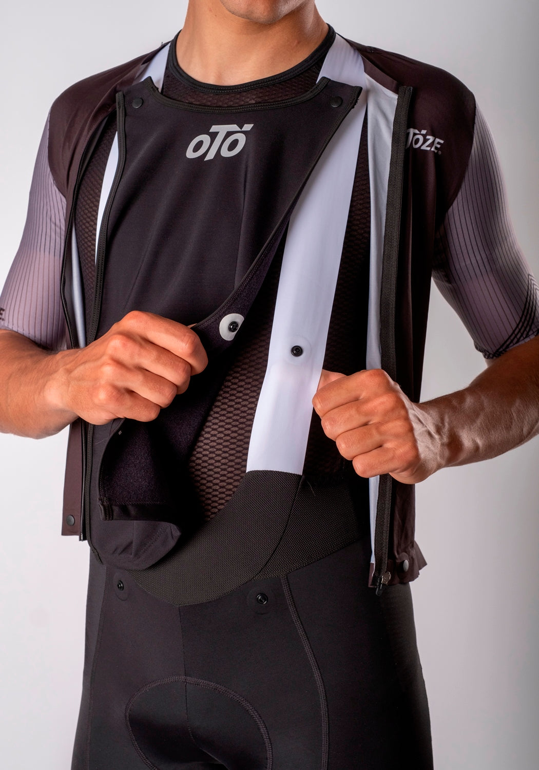veloToze AeroLink™ Chest Protector